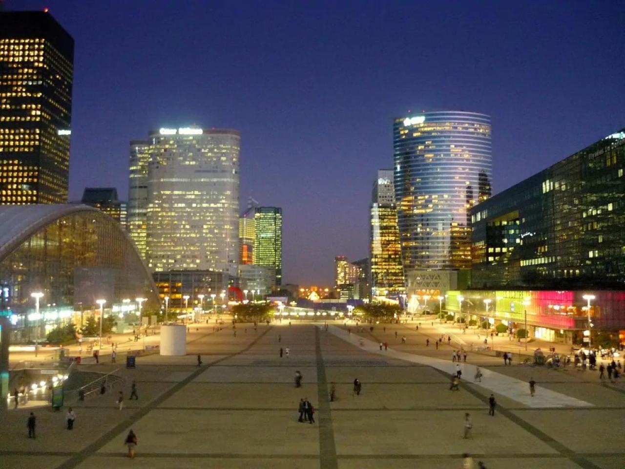 A 10 Min De La Defense Et A 20 Min De Paris Apartment Suresnes Exterior photo